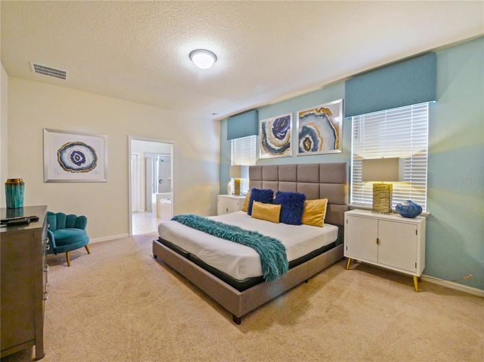 Image No.13-10 Bed Property for sale