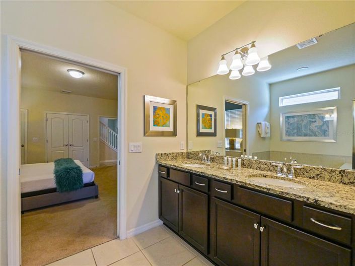 Image No.16-10 Bed Property for sale