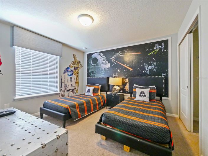 Image No.20-10 Bed Property for sale