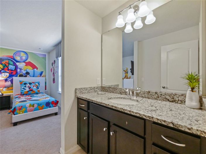 Image No.22-10 Bed Property for sale