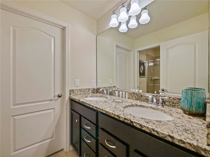 Image No.25-10 Bed Property for sale