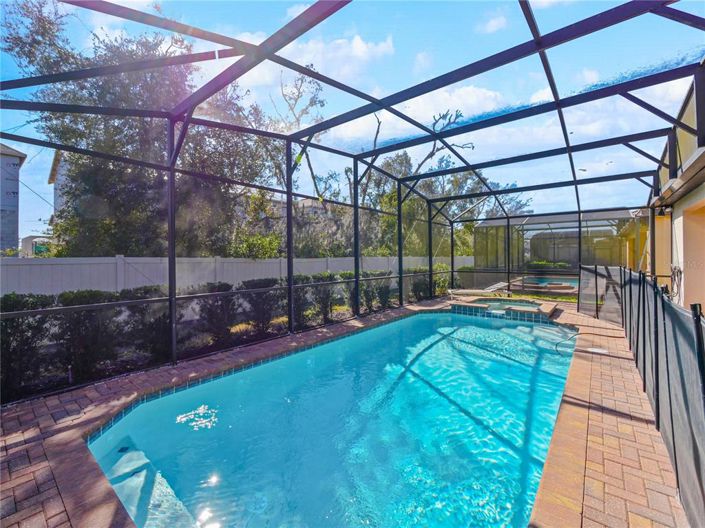 Image No.36-10 Bed Property for sale