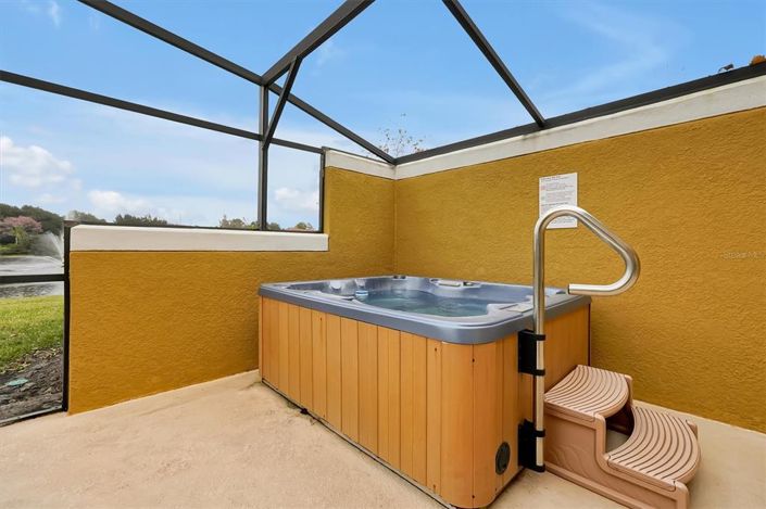 Image No.17-3 Bed Townhouse for sale