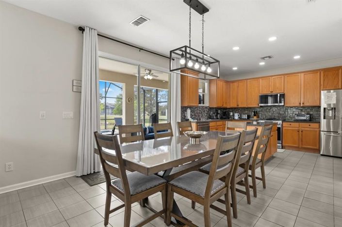 Image No.9-5 Bed Property for sale