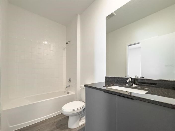 Image No.17-3 Bed Townhouse for sale