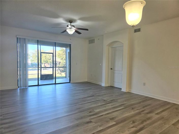 Image No.15-2 Bed Property for sale