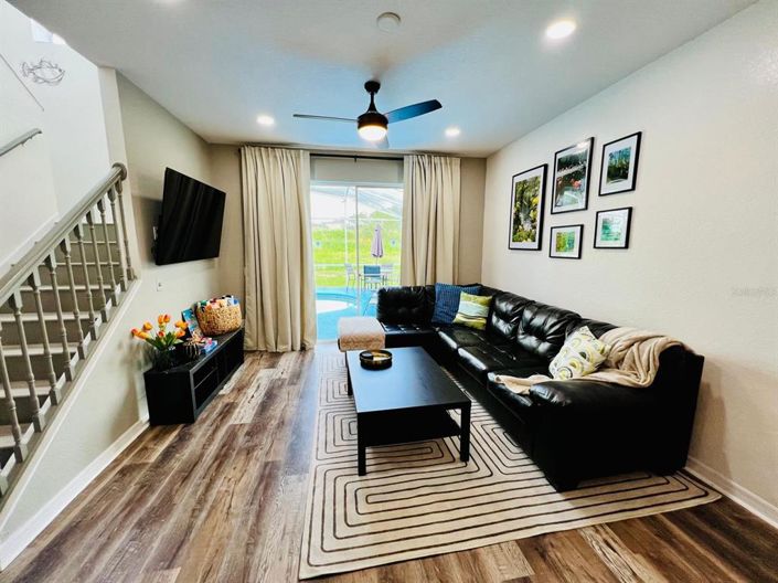 Image No.17-5 Bed Property for sale