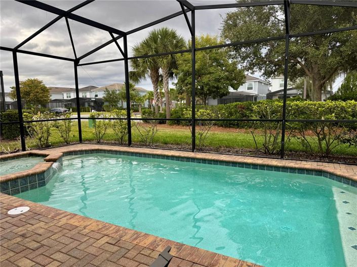 Image No.25-7 Bed Property for sale