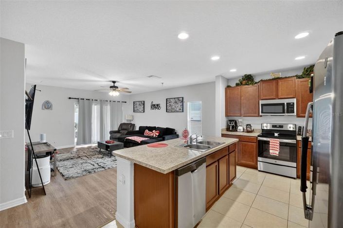 Image No.10-3 Bed Property for sale