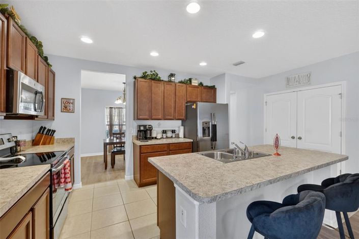 Image No.17-3 Bed Property for sale