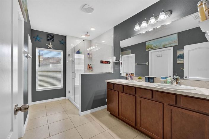 Image No.27-3 Bed Property for sale