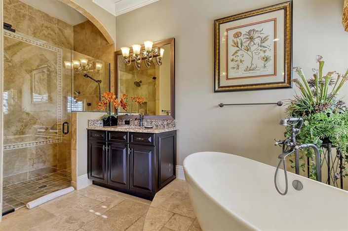 Image No.32-5 Bed Property for sale