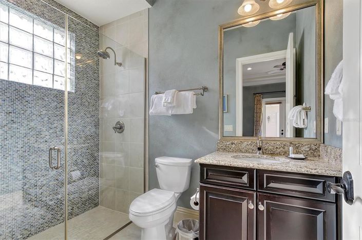 Image No.38-5 Bed Property for sale