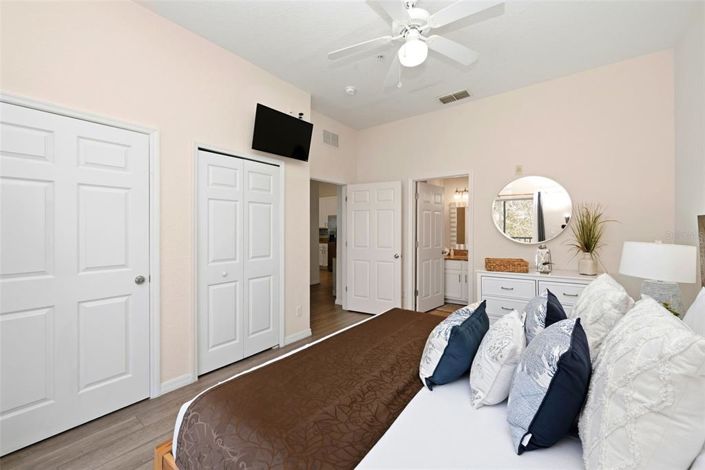 Image No.20-3 Bed Property for sale