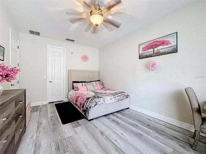 Image No.20-4 Bed Property for sale