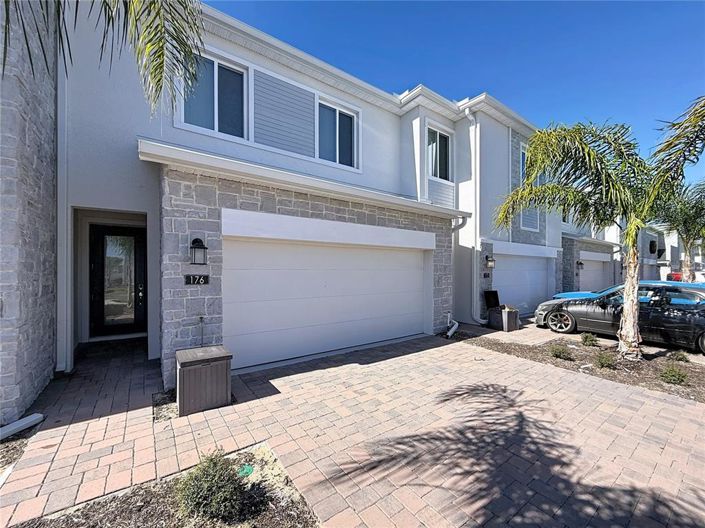 Image No.2-3 Bed Townhouse for sale