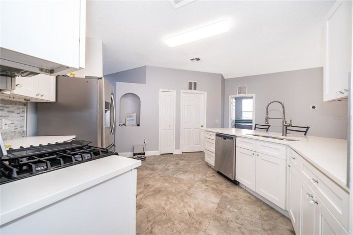 Image No.10-4 Bed Property for sale