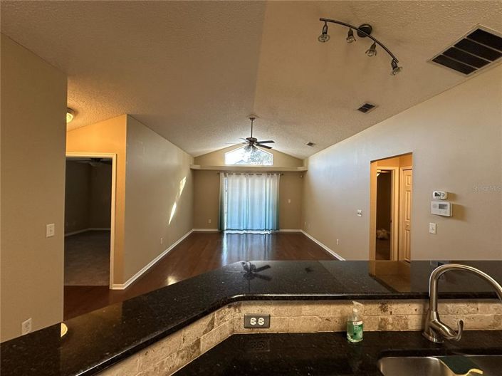 Image No.8-3 Bed Property for sale