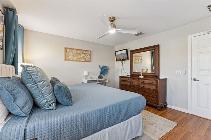 Image No.20-4 Bed Townhouse for sale