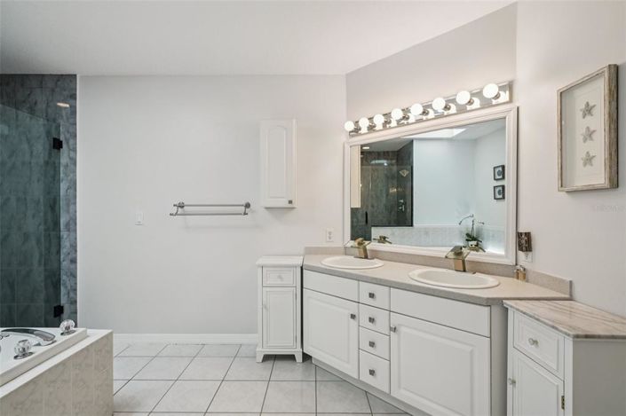 Image No.31-3 Bed Townhouse for sale