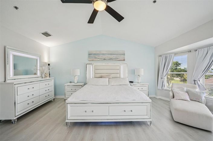 Image No.47-3 Bed Townhouse for sale