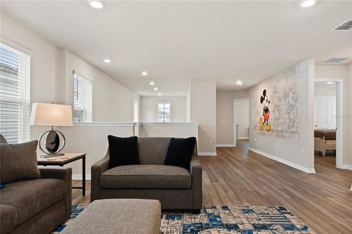 Image No.26-6 Bed Property for sale