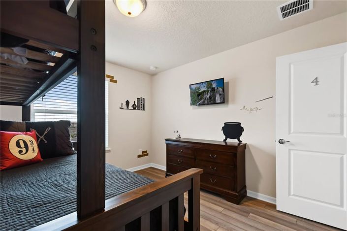 Image No.31-6 Bed Property for sale