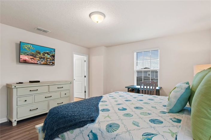 Image No.40-6 Bed Property for sale