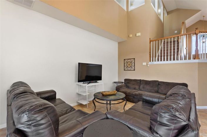 Image No.12-6 Bed Property for sale