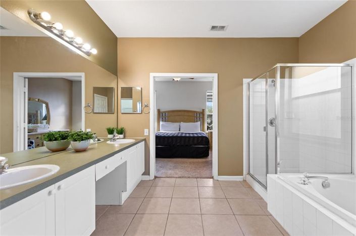 Image No.19-6 Bed Property for sale