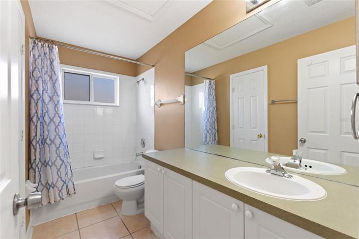 Image No.23-6 Bed Property for sale