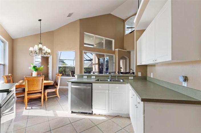 Image No.4-6 Bed Property for sale