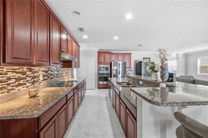 Image No.10-4 Bed Property for sale