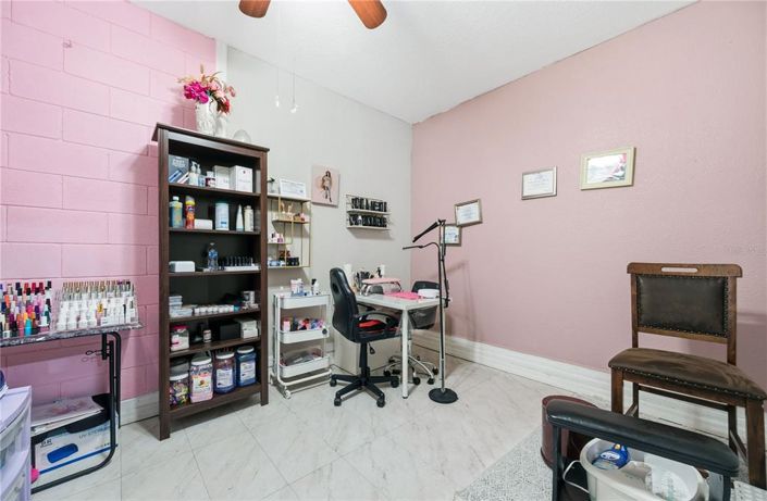 Image No.28-4 Bed Property for sale