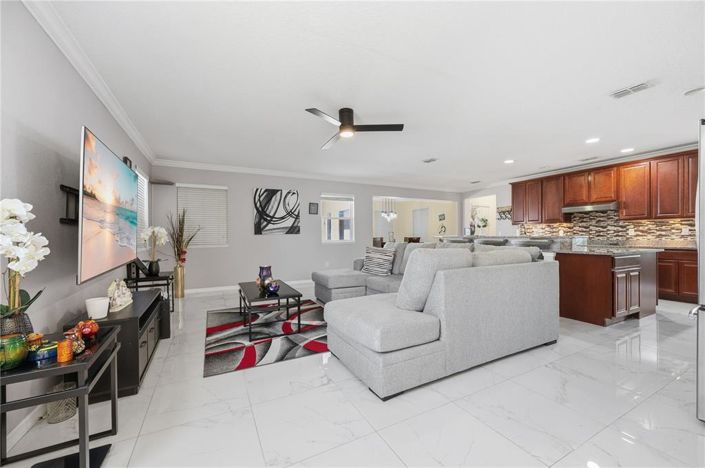 Image No.6-4 Bed Property for sale