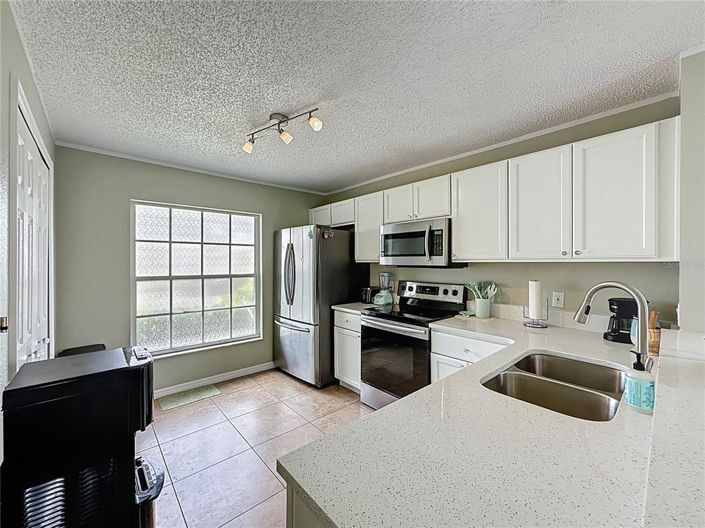 Image No.13-3 Bed Property for sale