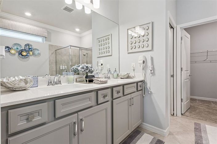 Image No.19-5 Bed Property for sale