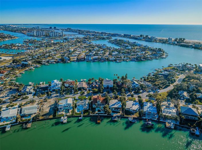 Image No.10-Propriété de 6 chambres à vendre à Treasure Island