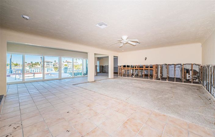 Image No.17-Propriété de 6 chambres à vendre à Treasure Island