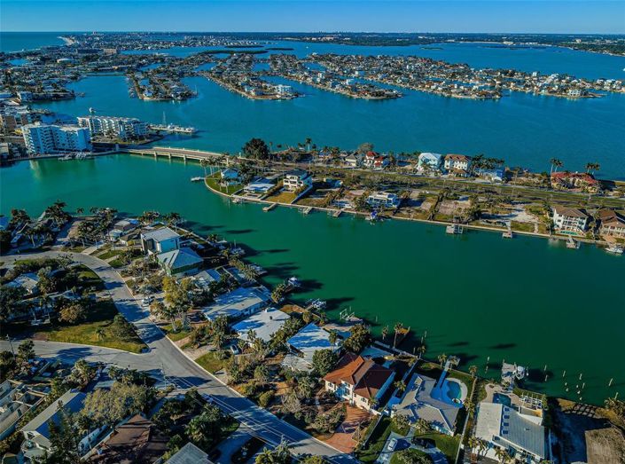 Image No.9-Propriété de 6 chambres à vendre à Treasure Island