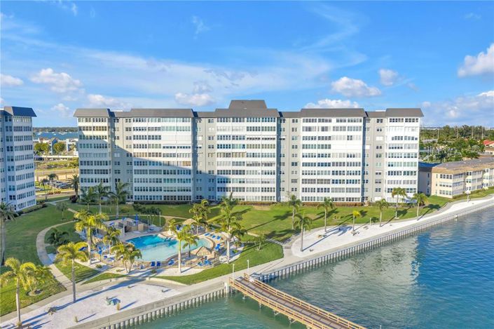 Image No.2-Propriété de 2 chambres à vendre à St. Petersburg