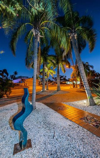 Image No.12-5 Bed Property for sale