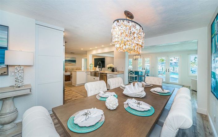 Image No.28-5 Bed Property for sale