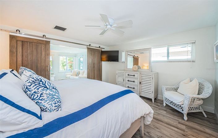 Image No.35-5 Bed Property for sale