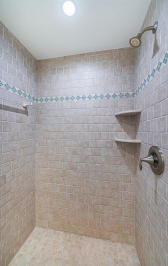 Image No.41-5 Bed Property for sale