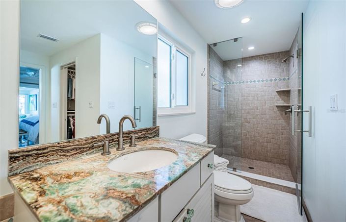 Image No.42-5 Bed Property for sale