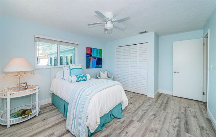 Image No.54-5 Bed Property for sale