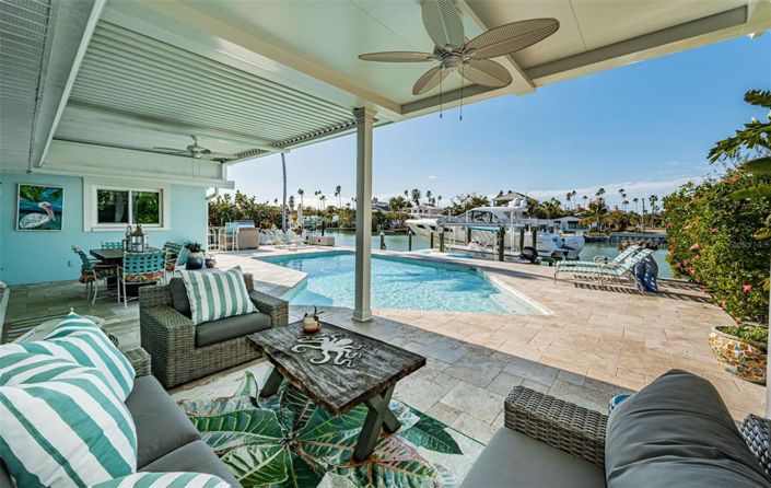 Image No.56-5 Bed Property for sale