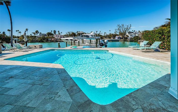 Image No.57-5 Bed Property for sale