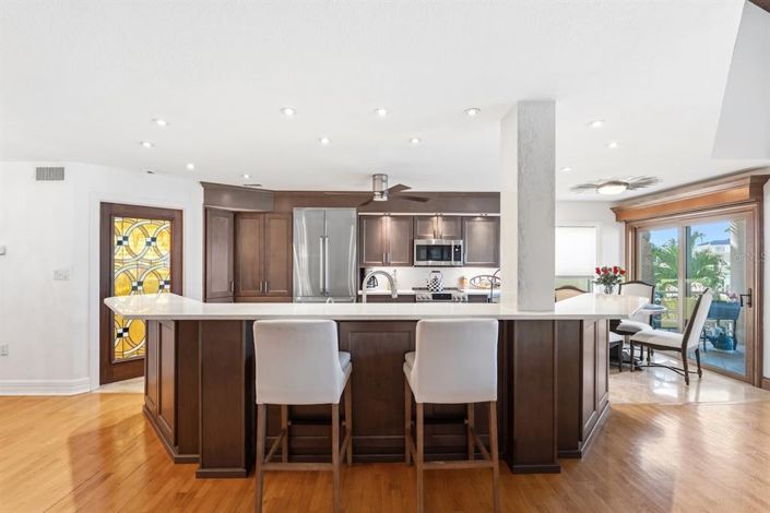 Image No.11-4 Bed Townhouse for sale